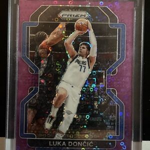2021-22 Panini Prizm - Luka Dončić #223 Purple Fast Break Prizm 16/75 NR MNT
